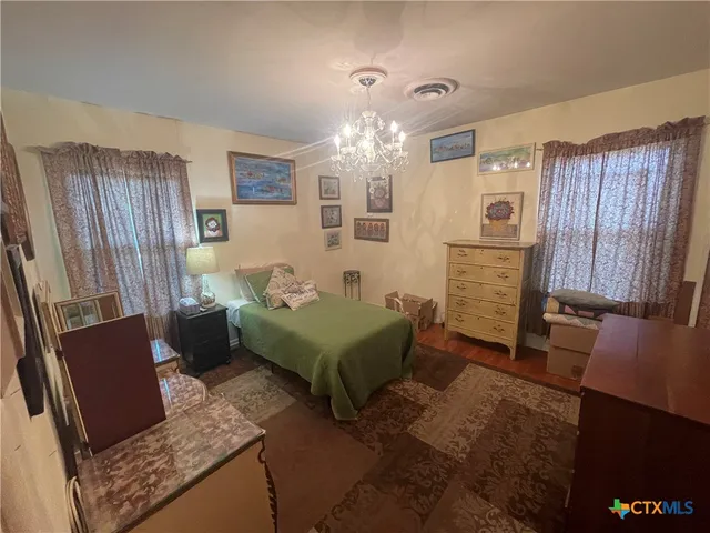 $289,000 | 880 West Merriweather Street, New Braunfels, TX 78130