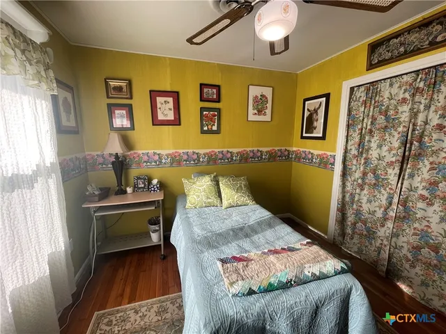 $289,000 | 880 West Merriweather Street, New Braunfels, TX 78130