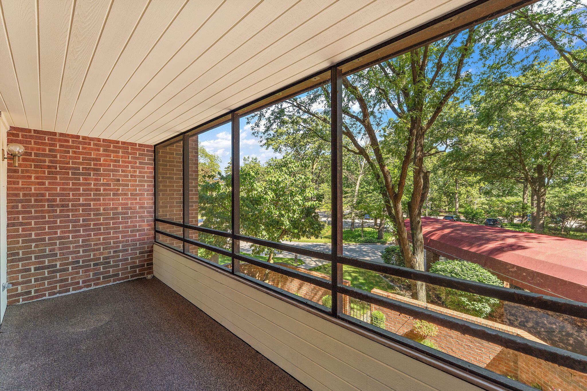 910 Ridge Road, Unit 203 Munster, IN 46321 - Photo 7 of 31 2048x1365