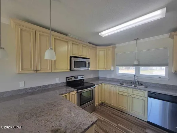 $2,400 | 3403 Pretty Bayou Court, Panama City, FL 32405