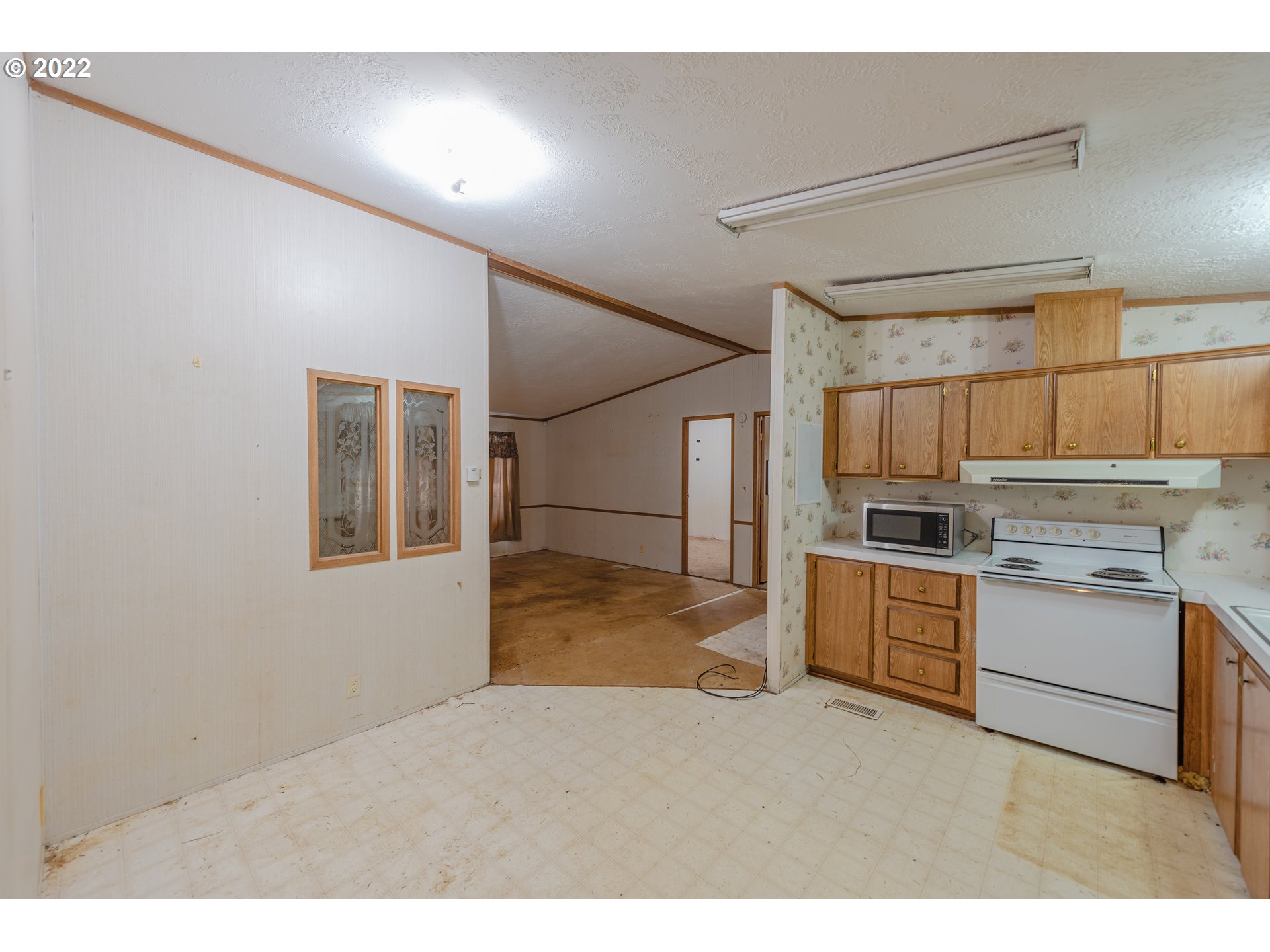 64855 East Bay Road North Bend, OR 97459 - Photo 14 of 30 Gallery Image 14