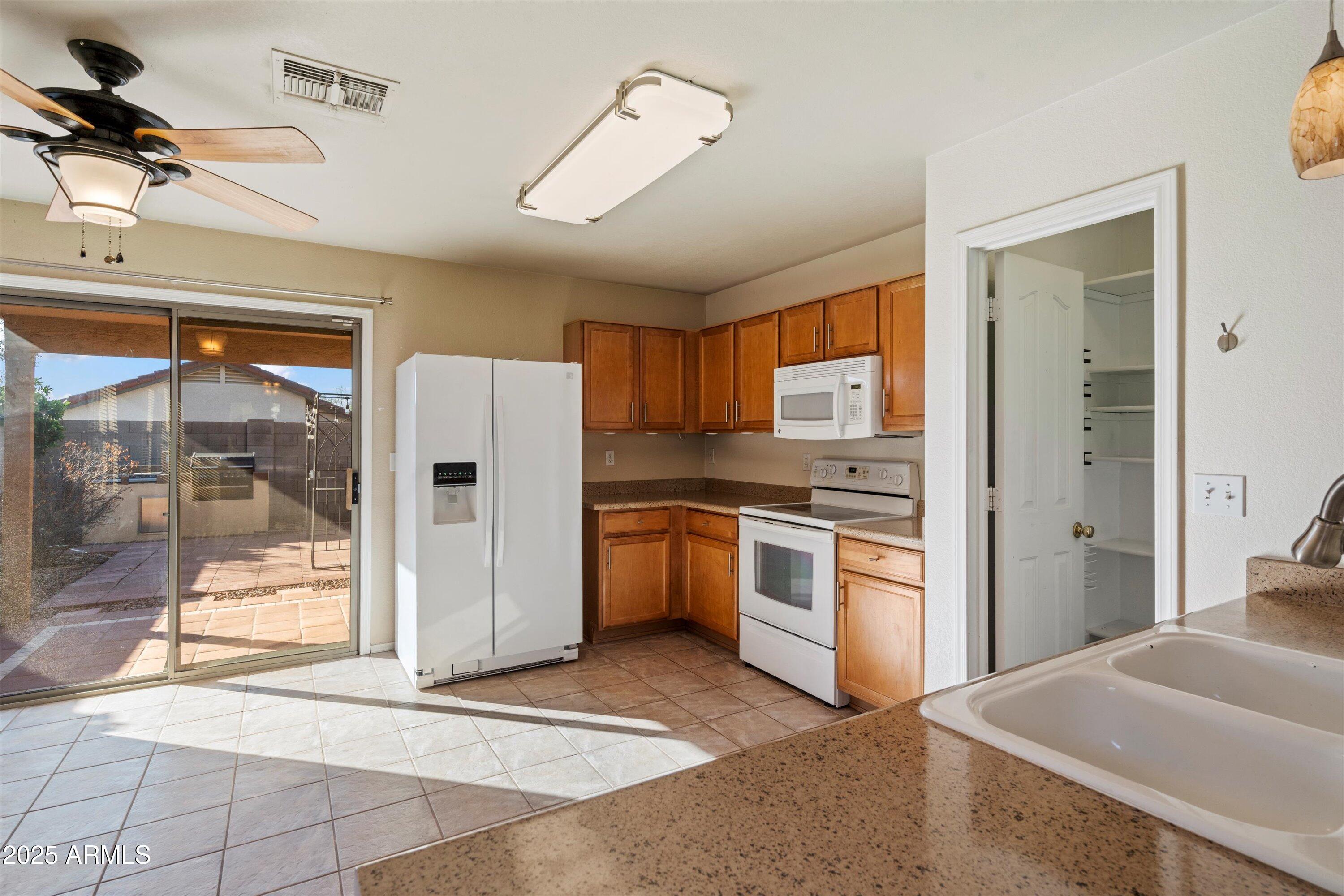 3027 West Red Fox Road Phoenix, AZ 85083 - Photo 12 of 27 09-Kitchen