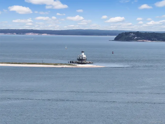 $2,049,000 | 12910 Main Road, East Marion, NY 11939