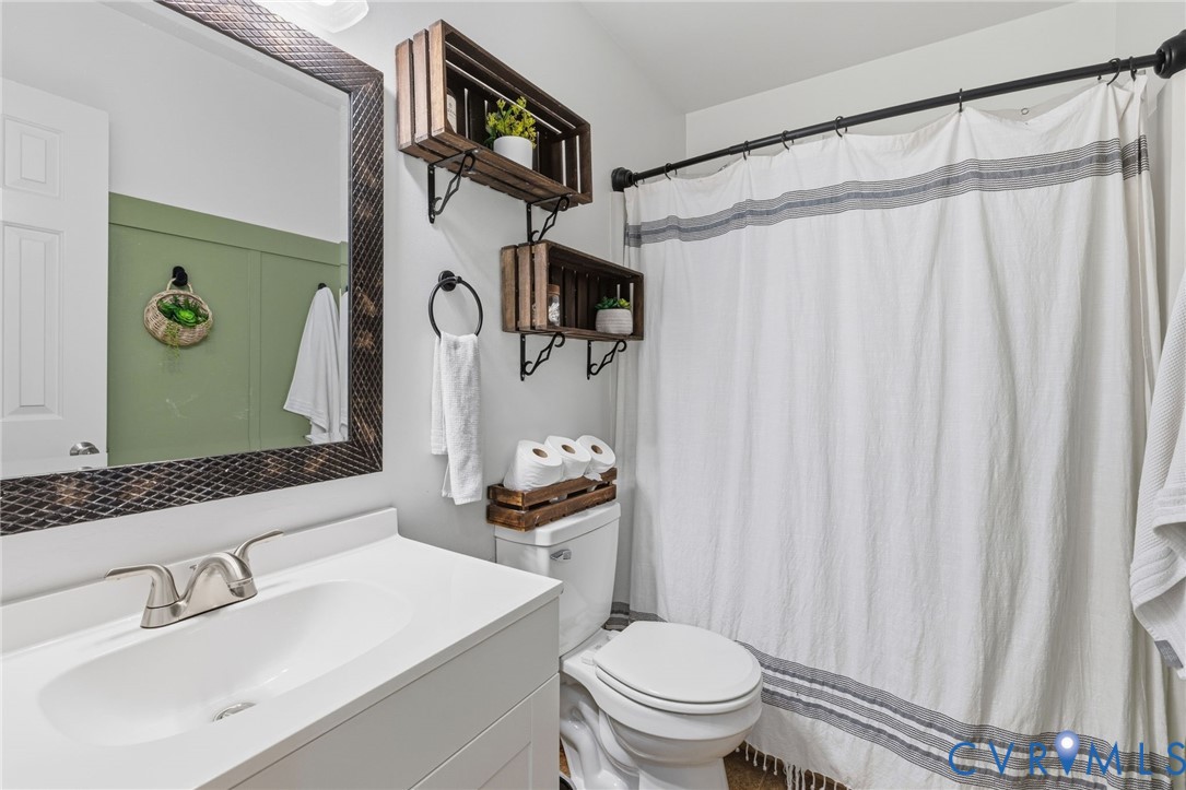 5613 Woods Walk Road Midlothian, VA 23112 - Photo 20 of 28 Full hall bathroom has been updated.