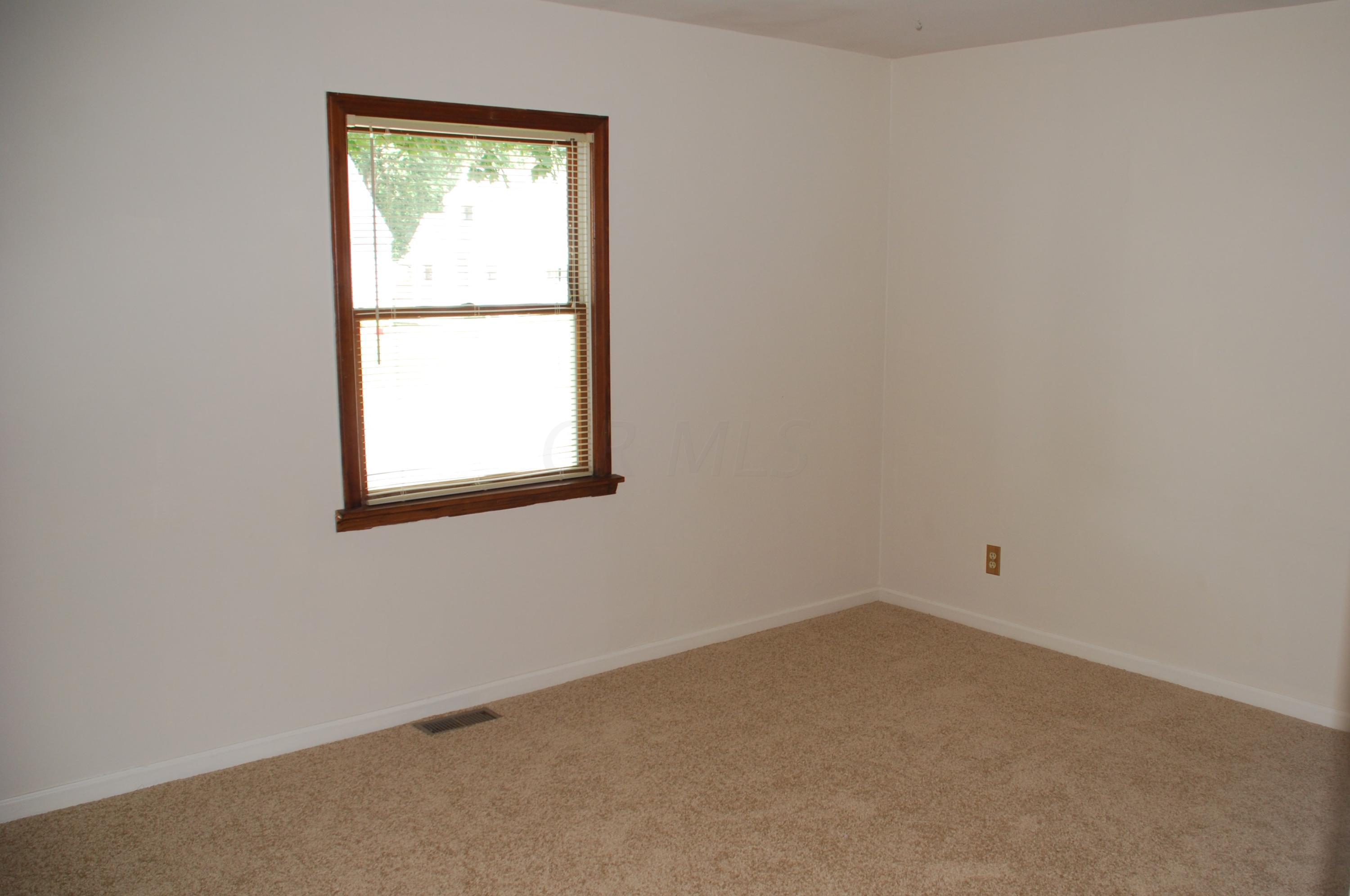 3308 McGuffey Road Columbus, OH 43224 - Photo 8 of 17 Gallery Image 8