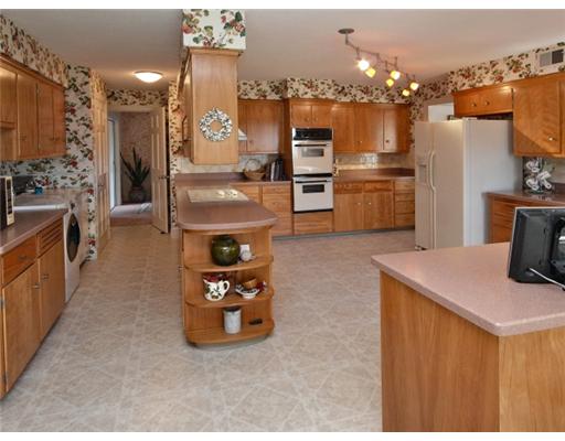 276 Ocean Road Narragansett, RI 02882 - Photo 13 of 19 Kitchen.
