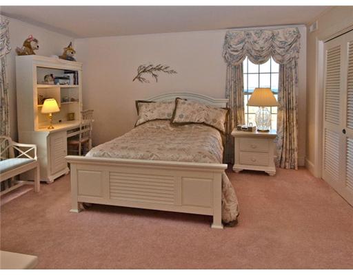 276 Ocean Road Narragansett, RI 02882 - Photo 16 of 19 Bedroom.