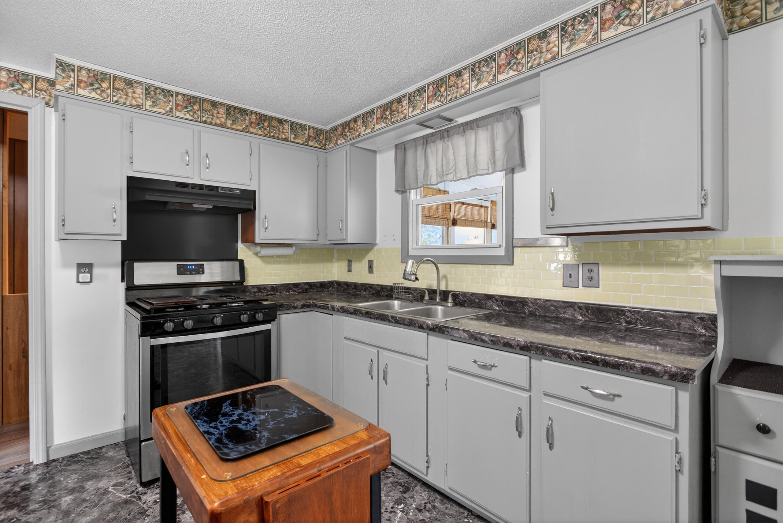 3926 Franklin Road Jackson, MI 49203 - Photo 10 of 50 021_0N0A9318