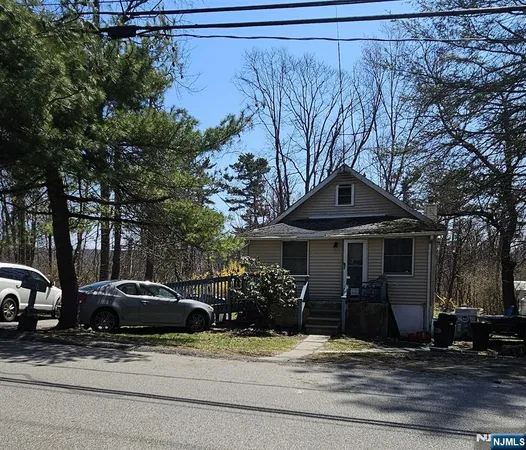 $179,000 | 5 Banker Road, West Milford, NJ 07421