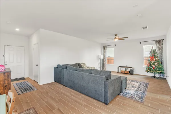 $2,100 | 308 Singing Dove Way, Liberty Hill, TX 78642