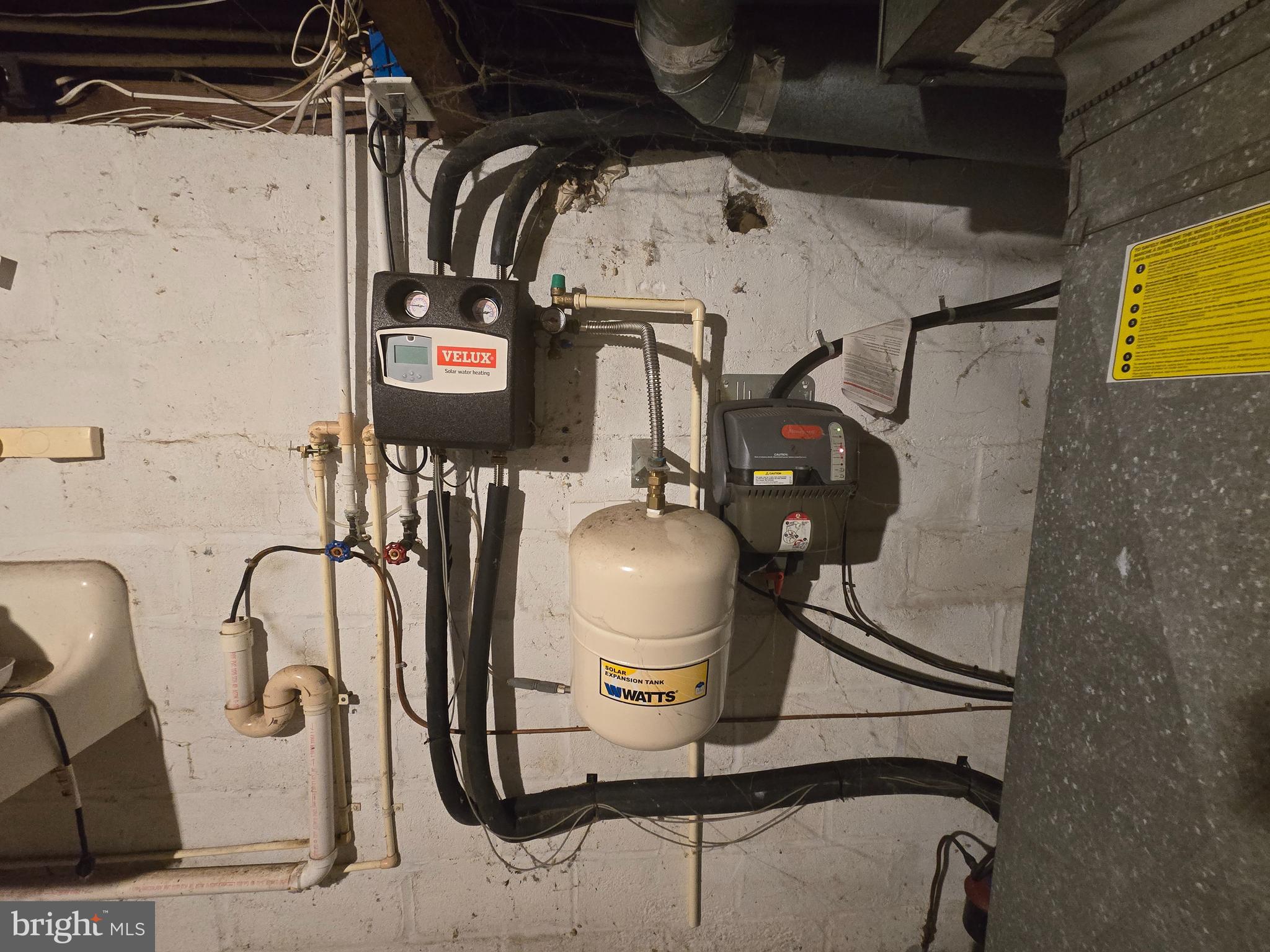 8453 Garden Road Pasadena, MD 21122 - Photo 25 of 58 solar water heater