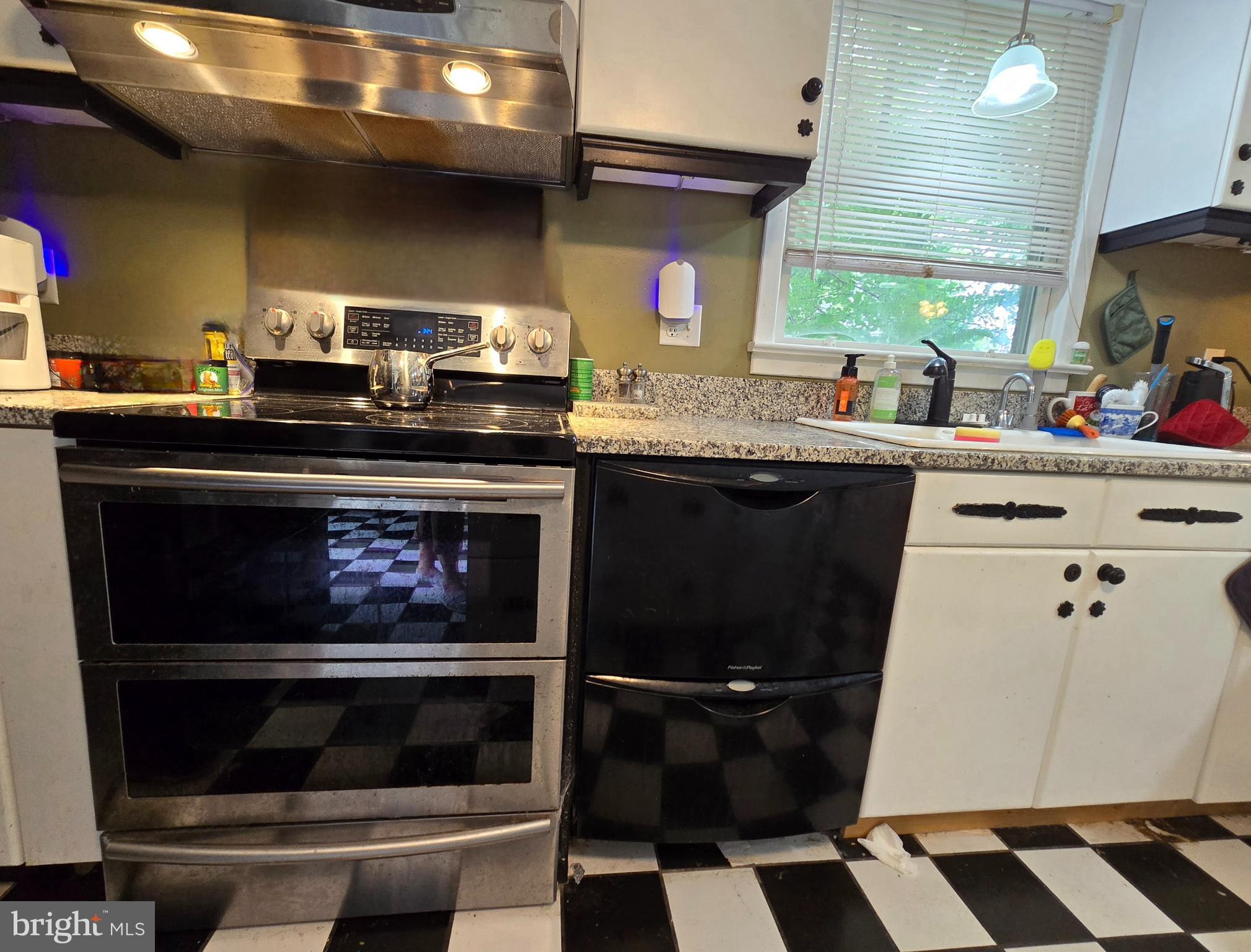 8453 Garden Road Pasadena, MD 21122 - Photo 10 of 58 updated appliances