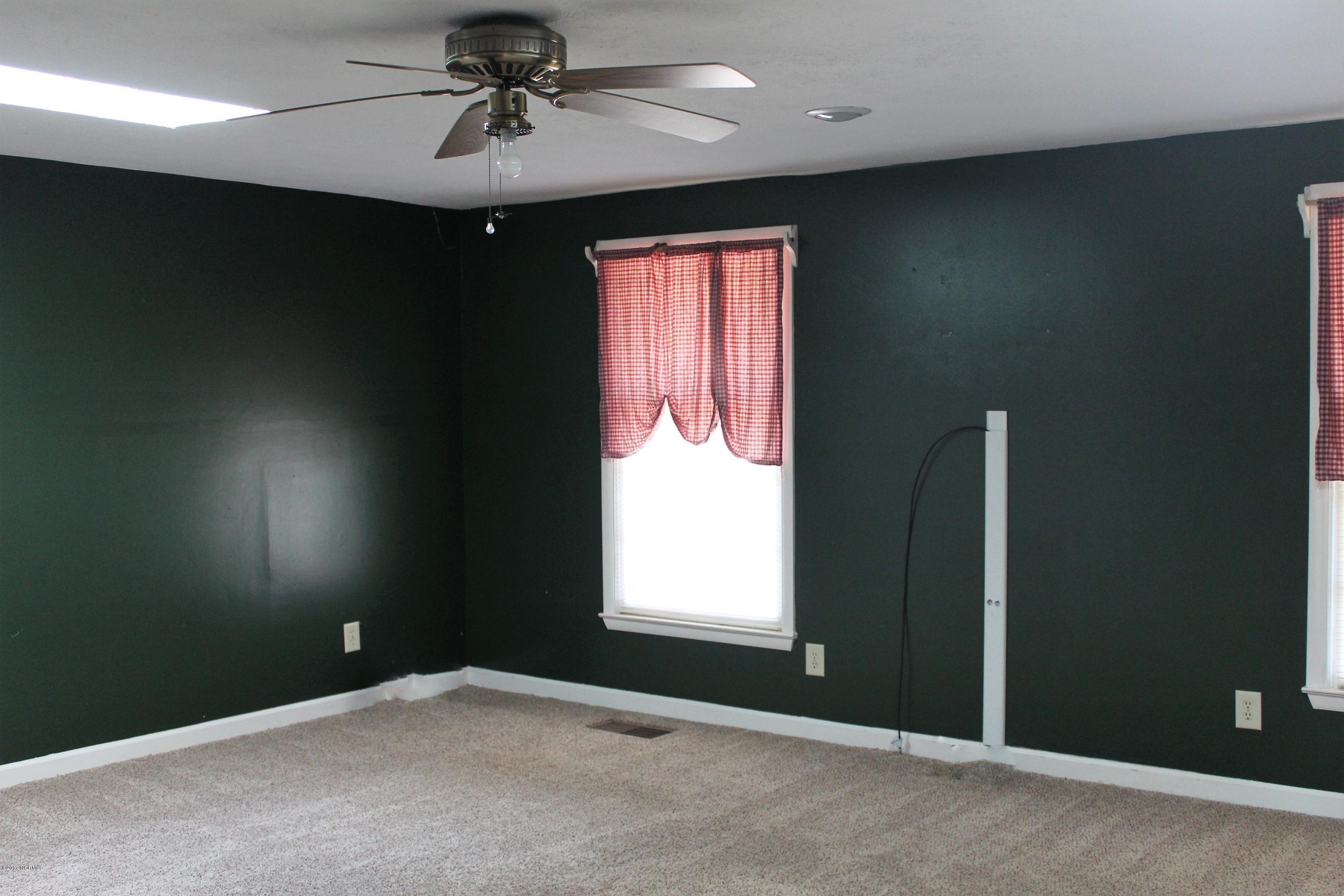 441 Sherwood Road Lumberton, NC 28358 - Photo 8 of 34 Media room