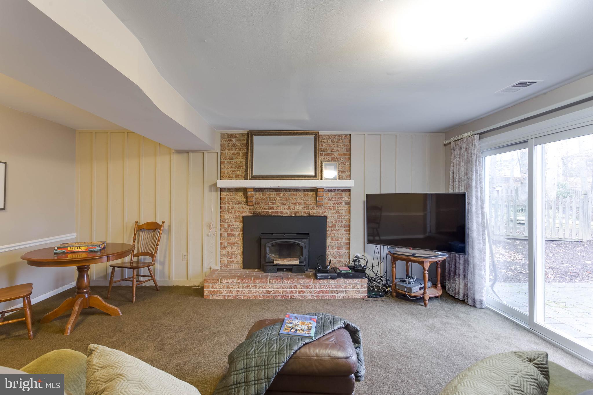 10133 Red Spruce Road Fairfax, VA 22032 - Photo 15 of 25 Family Room