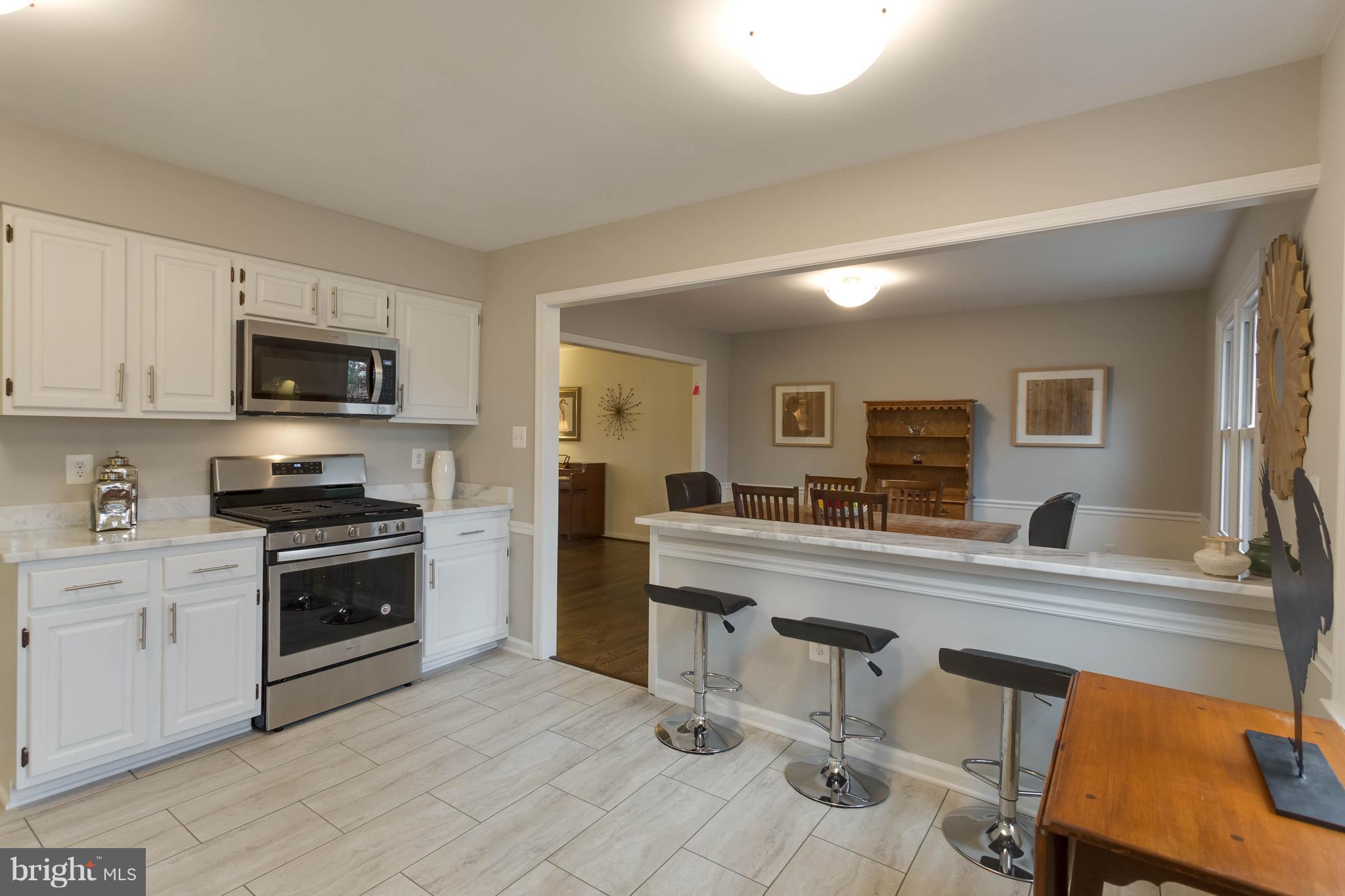 10133 Red Spruce Road Fairfax, VA 22032 - Photo 3 of 25 Kitchen