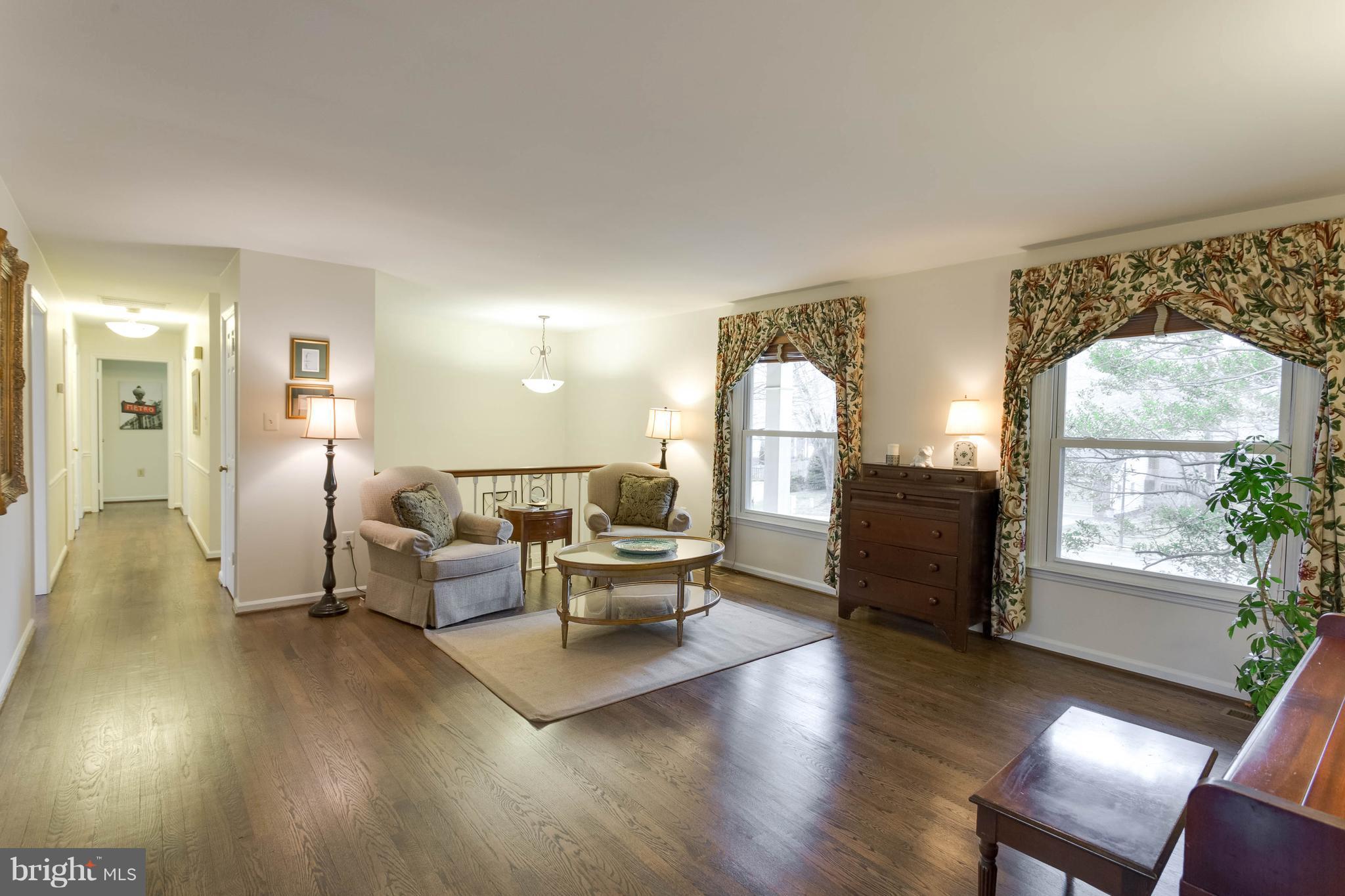 10133 Red Spruce Road Fairfax, VA 22032 - Photo 8 of 25 Living Room