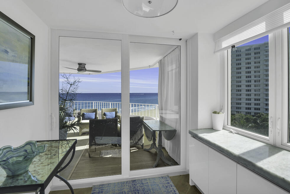 550 South Ocean Boulevard, Unit 704 Boca Raton, FL 33432 - Photo 13 of 66 Kitchen Nook
