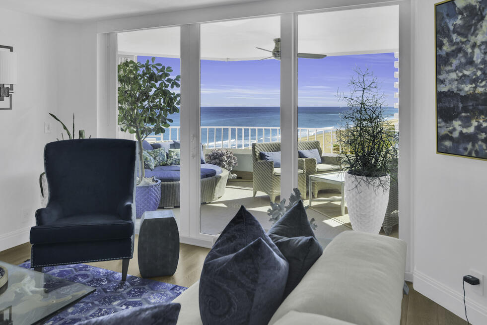 550 South Ocean Boulevard, Unit 704 Boca Raton, FL 33432 - Photo 3 of 66 Living room