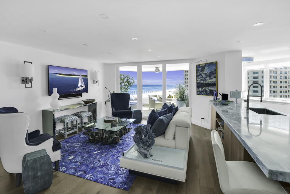 550 South Ocean Boulevard, Unit 704 Boca Raton, FL 33432 - Photo 4 of 66 Living room
