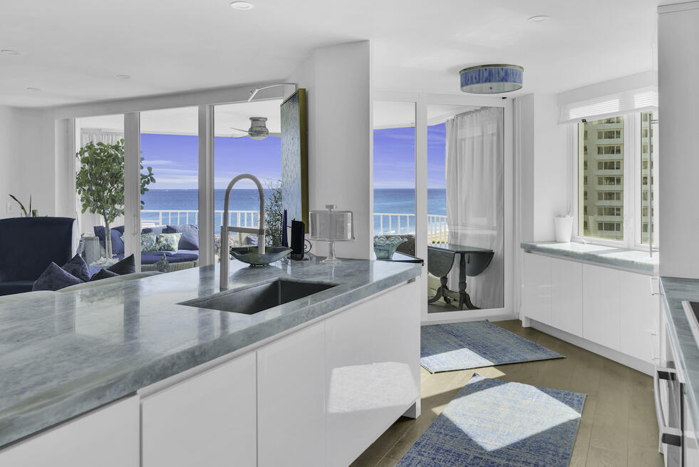 550 South Ocean Boulevard, Unit 704 Boca Raton, FL 33432 - Photo 6 of 66 Kitchen views