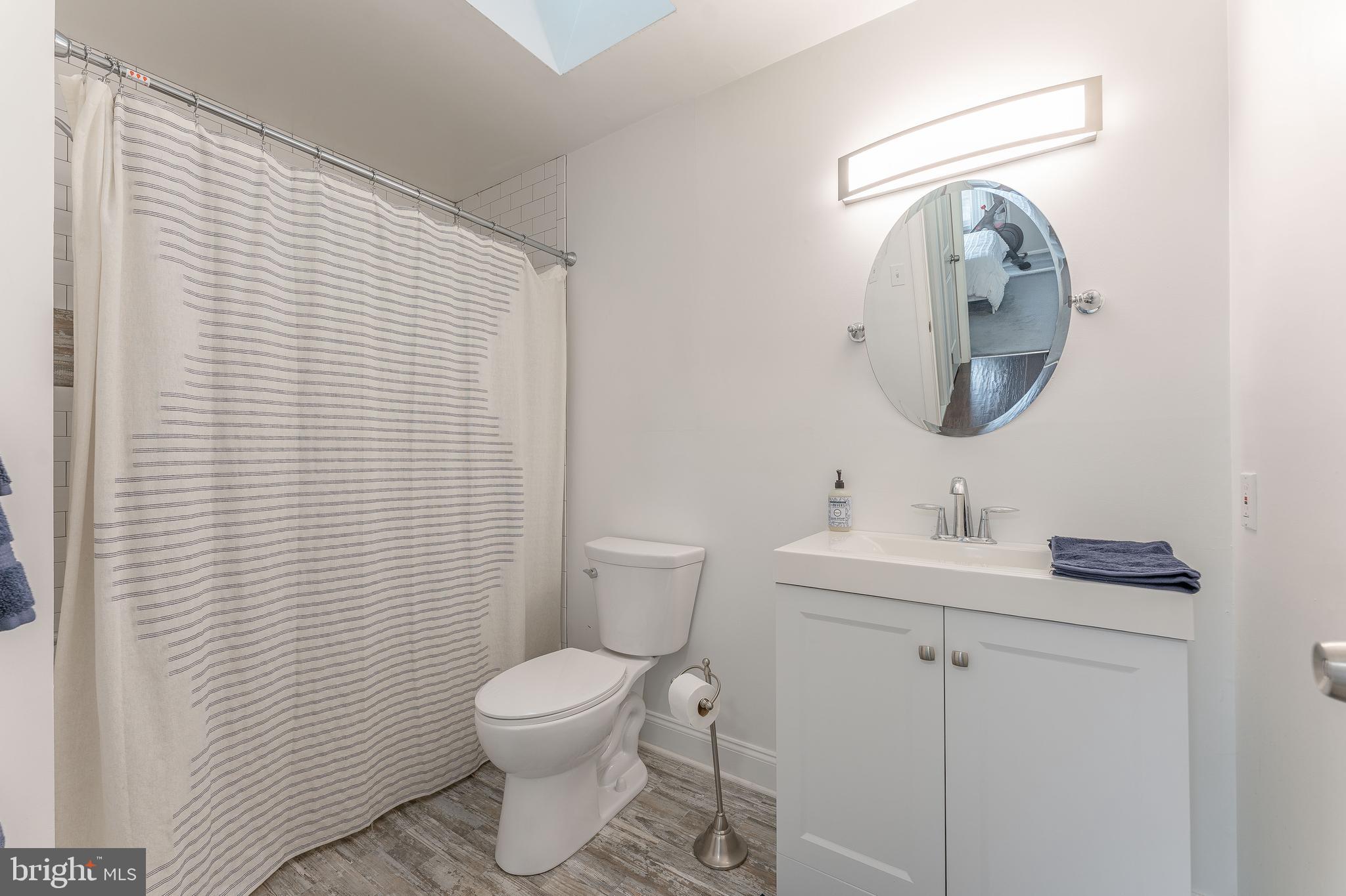 308 Pritchard Place Newtown Square, PA 19073 - Photo 24 of 33 Full Hall Bath