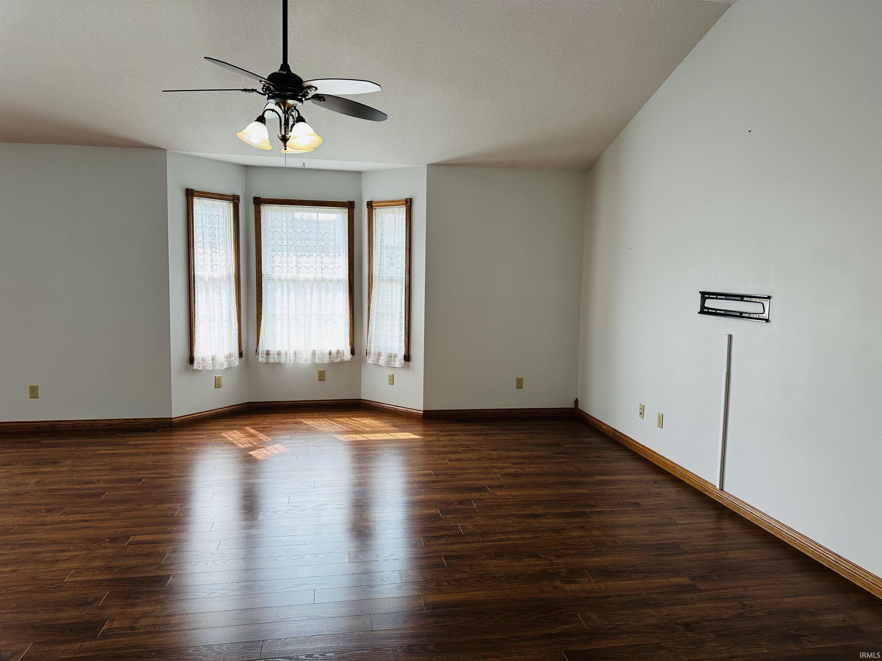 2413 White Ridge Lane Washington, IN 47501 - Photo 8 of 36 Gallery Image 8