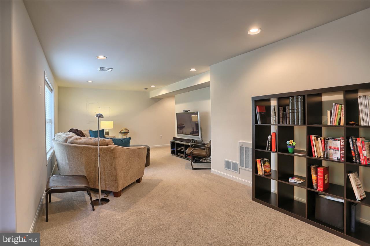 111 Oaklea Road Harrisburg, PA 17110 - Photo 12 of 24 Gallery Image 12