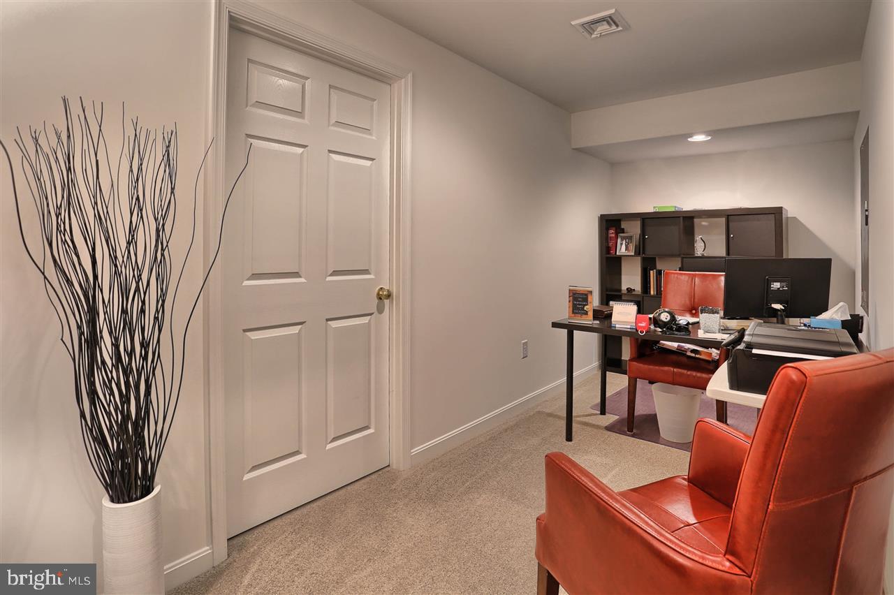 111 Oaklea Road Harrisburg, PA 17110 - Photo 10 of 24 Gallery Image 10