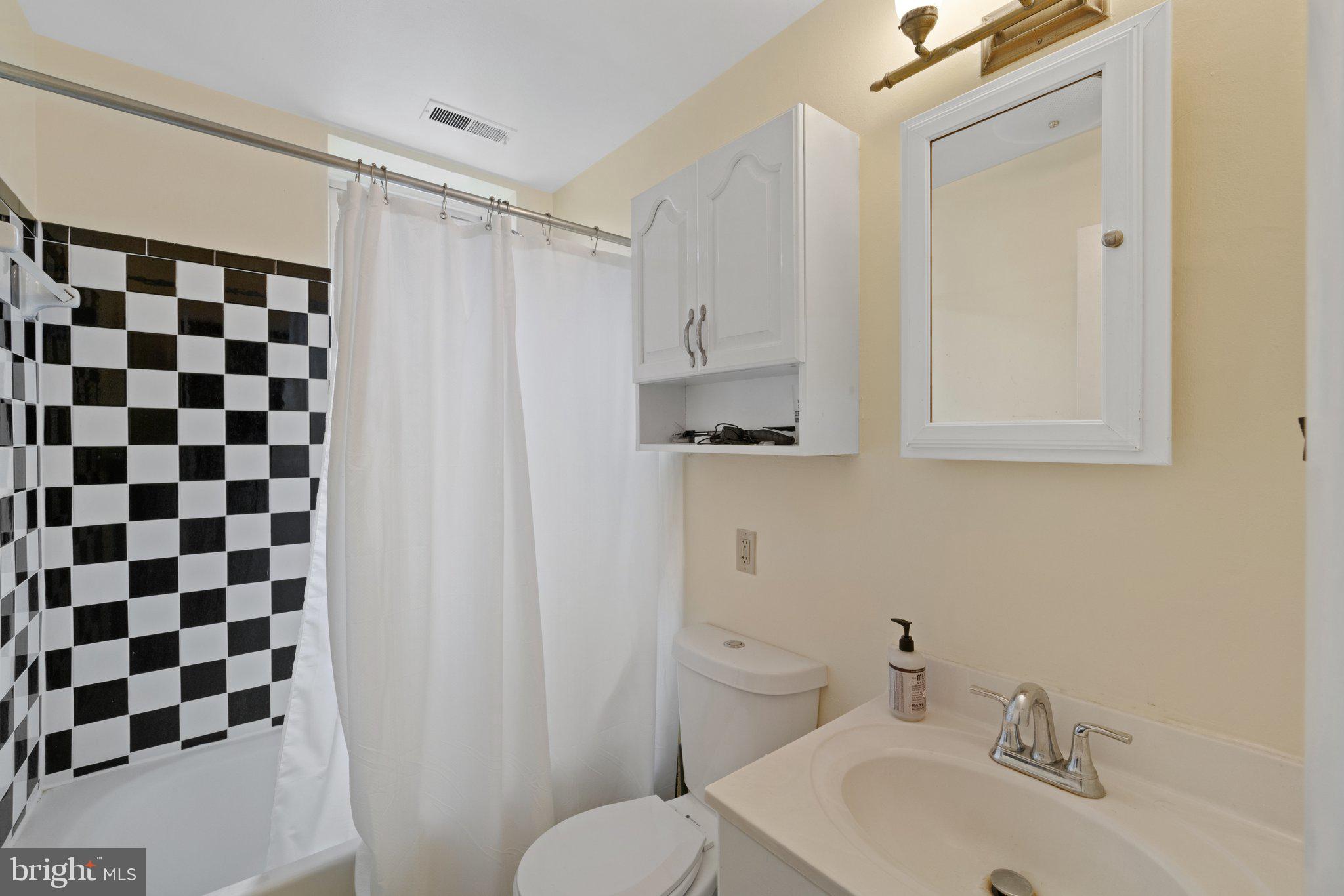 1931 17th Street Northwest, Unit 302 Washington, DC 20009 - Photo 19 of 26