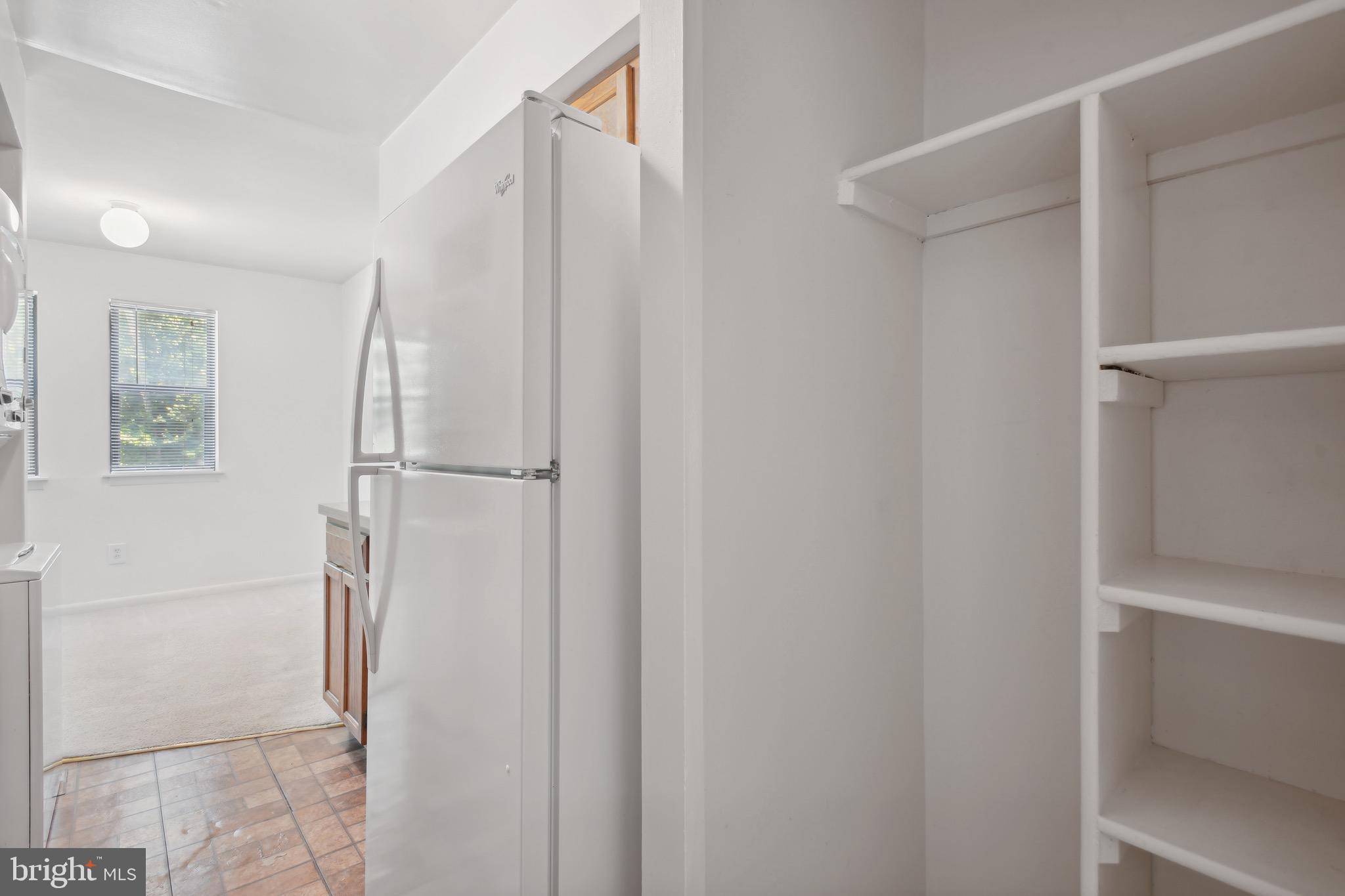 11240 Chestnut Grove Square, Unit 31 Reston, VA 20190 - Photo 14 of 26 Kitchen/pantry