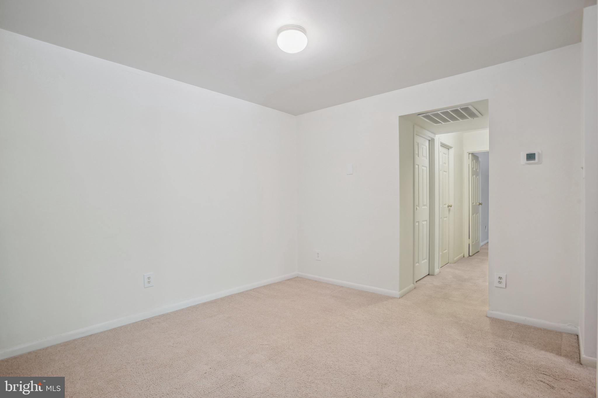 11240 Chestnut Grove Square, Unit 31 Reston, VA 20190 - Photo 16 of 26 Dining room