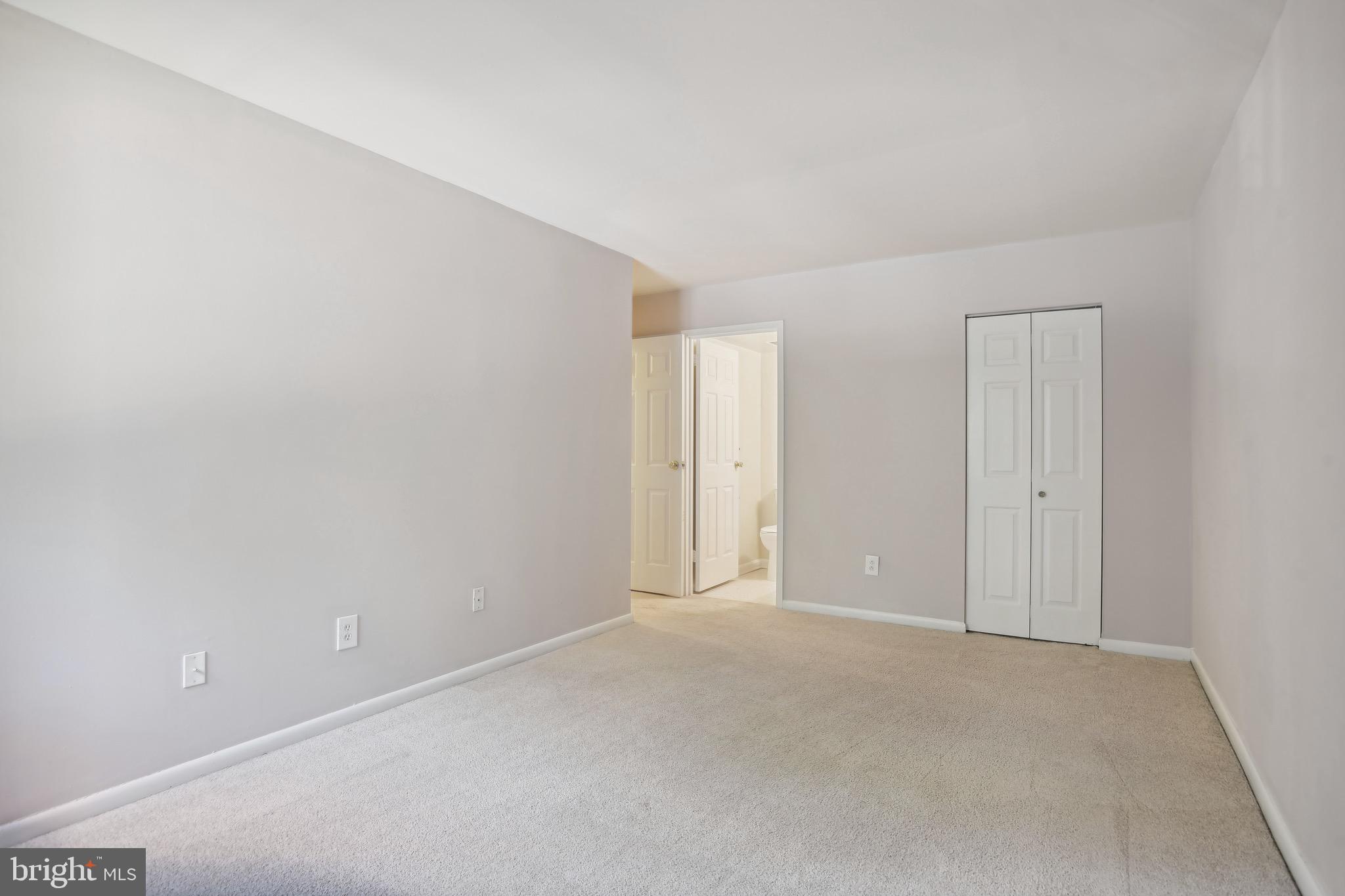 11240 Chestnut Grove Square, Unit 31 Reston, VA 20190 - Photo 20 of 26 Primary bedroom