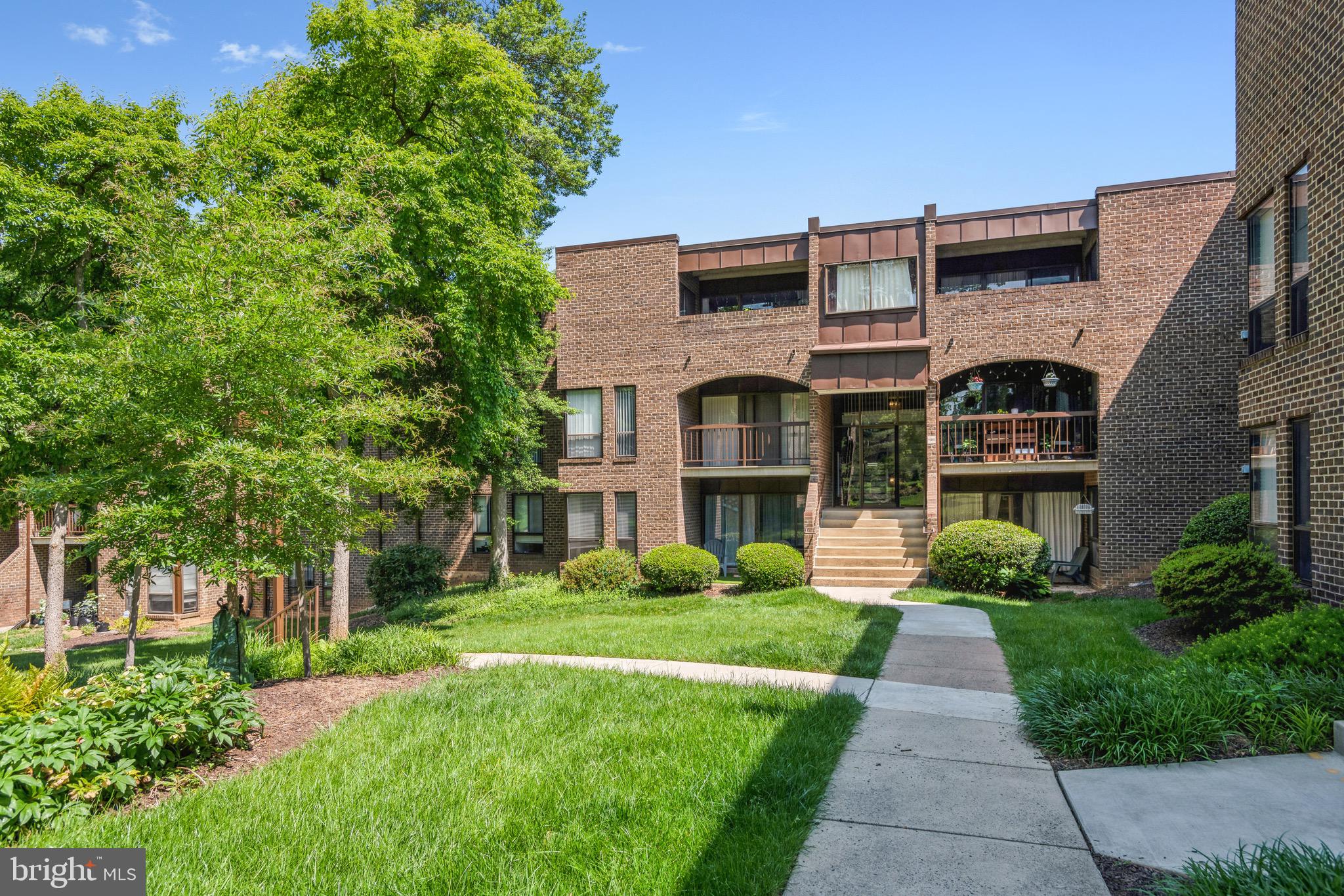11240 Chestnut Grove Square, Unit 31 Reston, VA 20190 - Photo 4 of 26