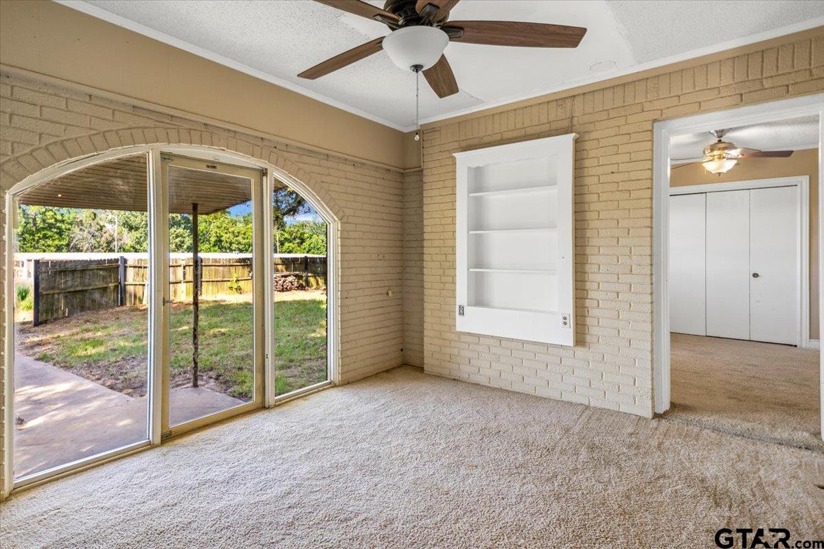 6521 Highway 271 Tyler, TX 75708 - Photo 14 of 35 a view of an empty room and window