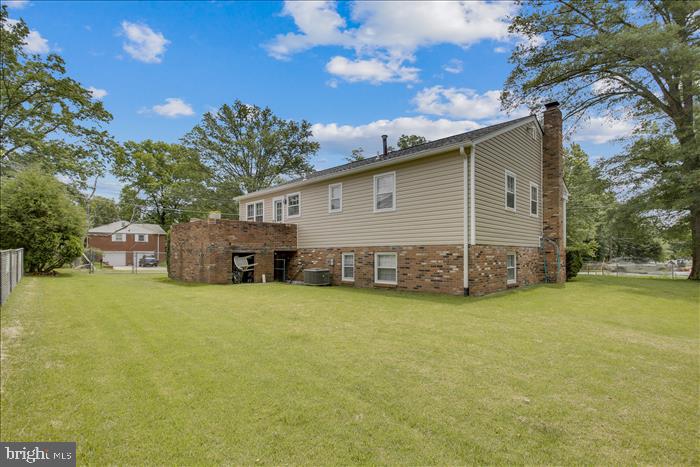 4918 Pole Road Alexandria, VA 22309 - Photo 27 of 34 Large level Backyard with Shed
