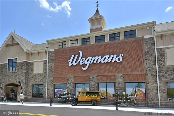 4918 Pole Road Alexandria, VA 22309 - Photo 28 of 34 Wegmans Shopping Plaza 5 mins away!