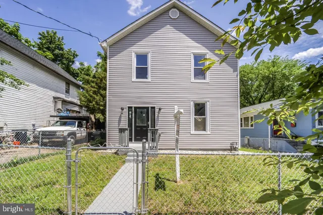 front view of house with a yard
