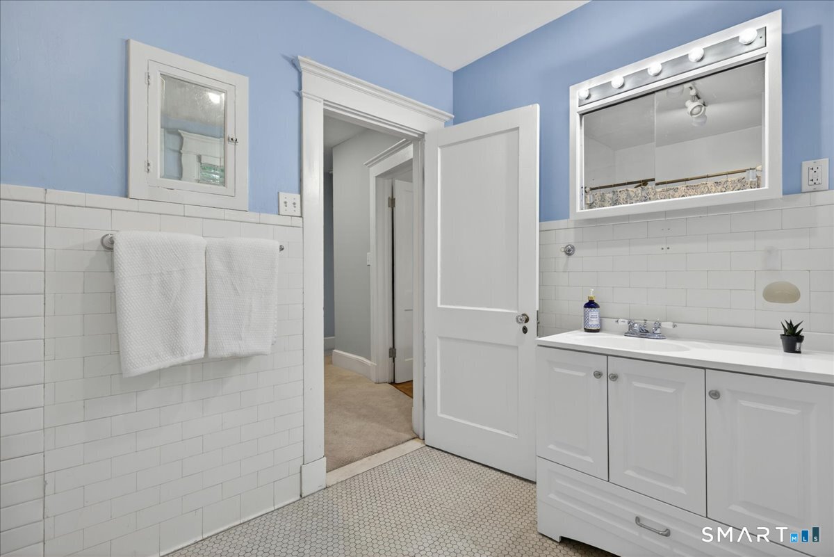 54 Thornton Street Hamden, CT 06517 - Photo 21 of 40
