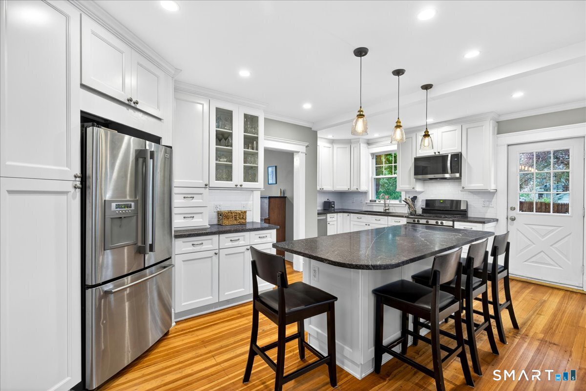 54 Thornton Street Hamden, CT 06517 - Photo 6 of 40