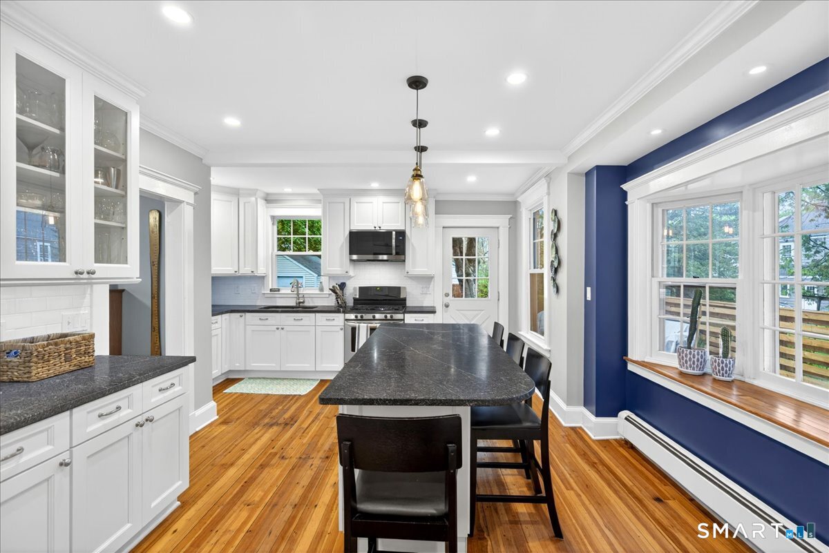 54 Thornton Street Hamden, CT 06517 - Photo 7 of 40
