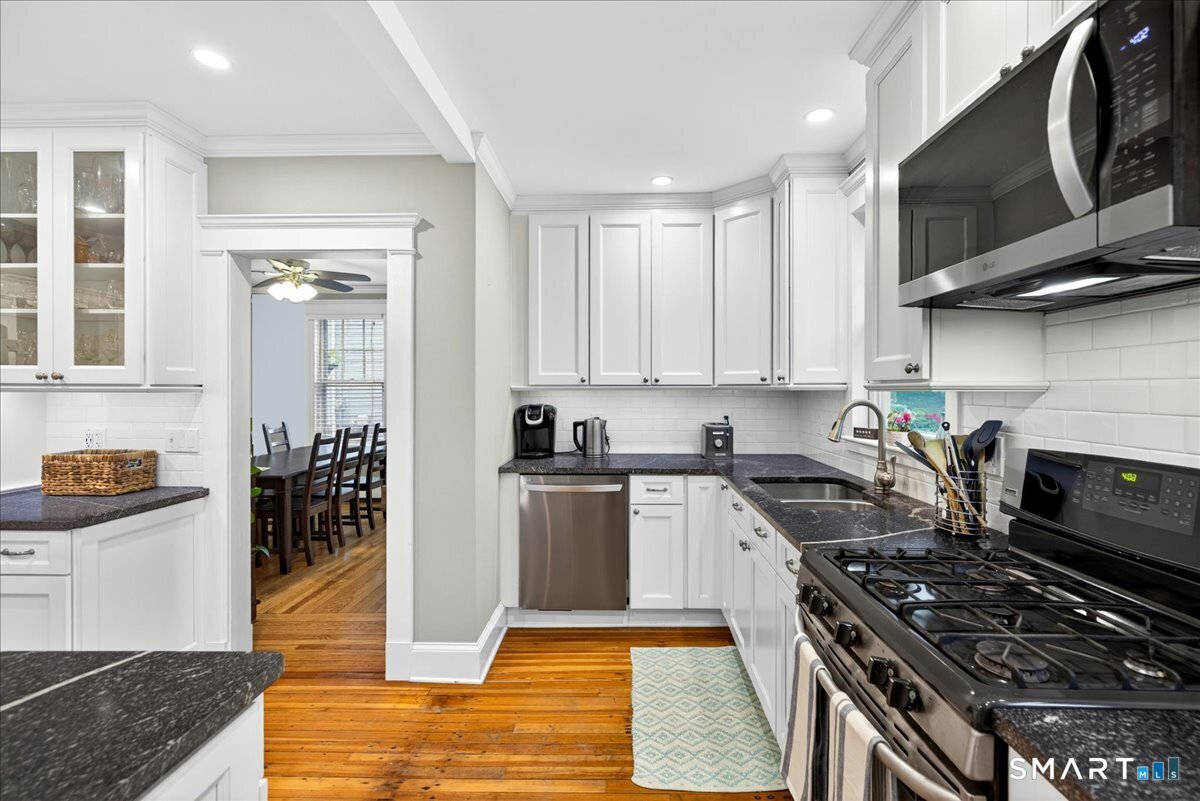 54 Thornton Street Hamden, CT 06517 - Photo 10 of 40