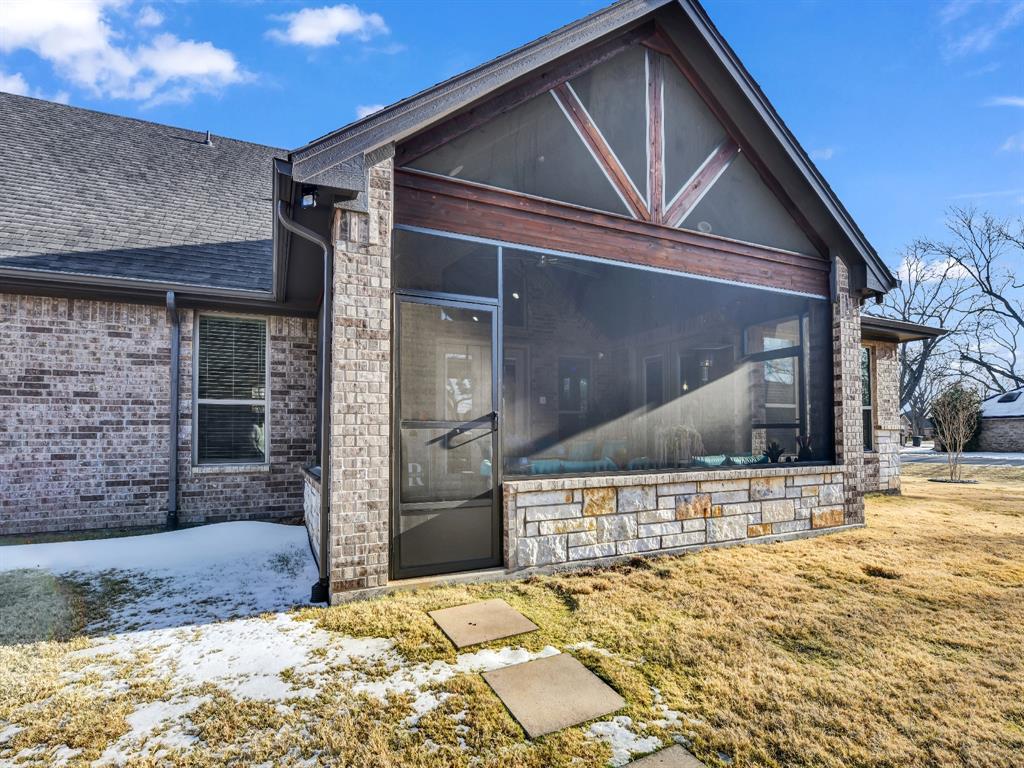 5418 Wedgefield Road Granbury, TX 76049 - Photo 37 of 40 Screened in outdoor living space