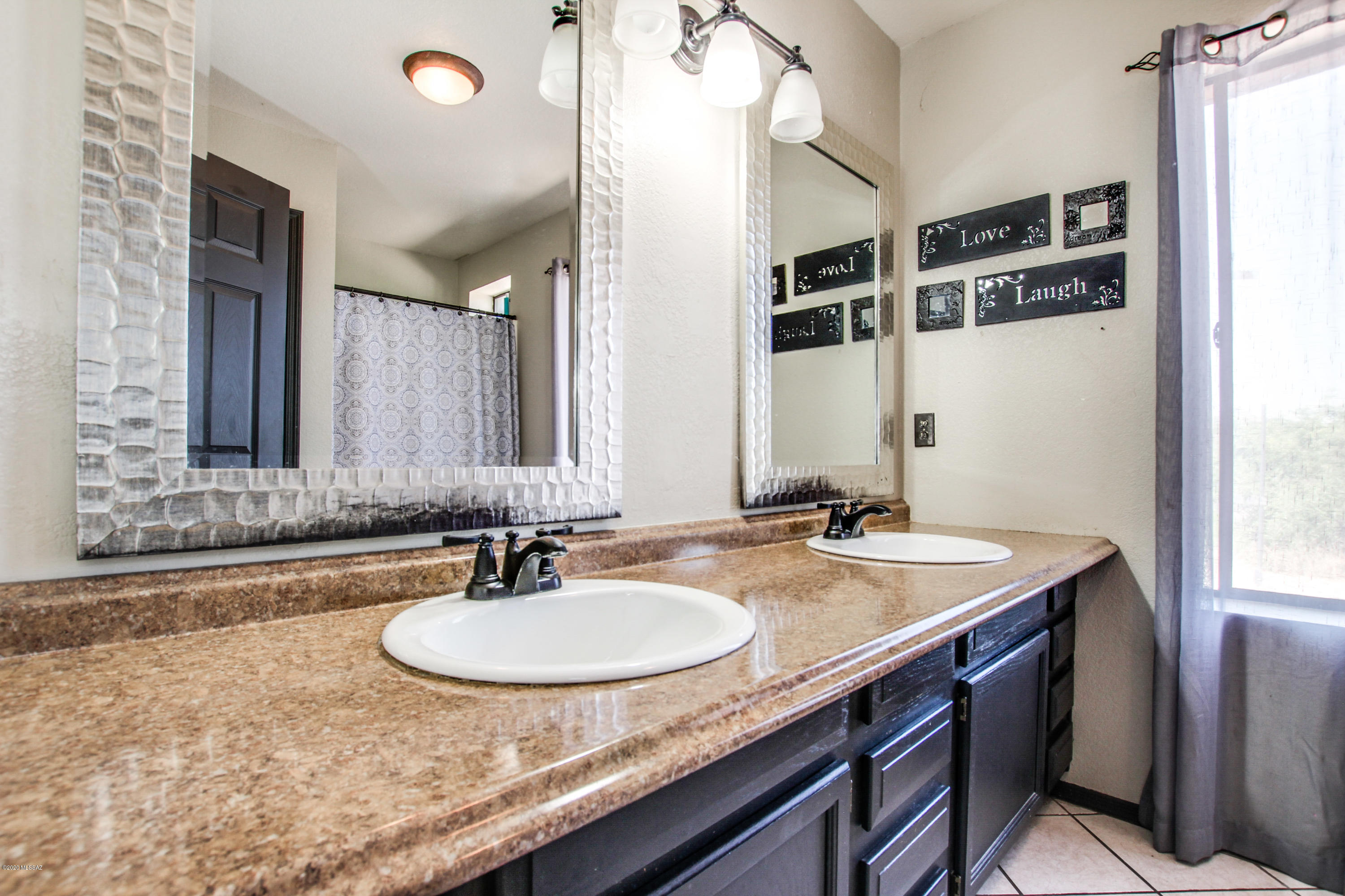 454 Fronda Court Rio Rico, AZ 85648 - Photo 12 of 17 Gallery Image 12