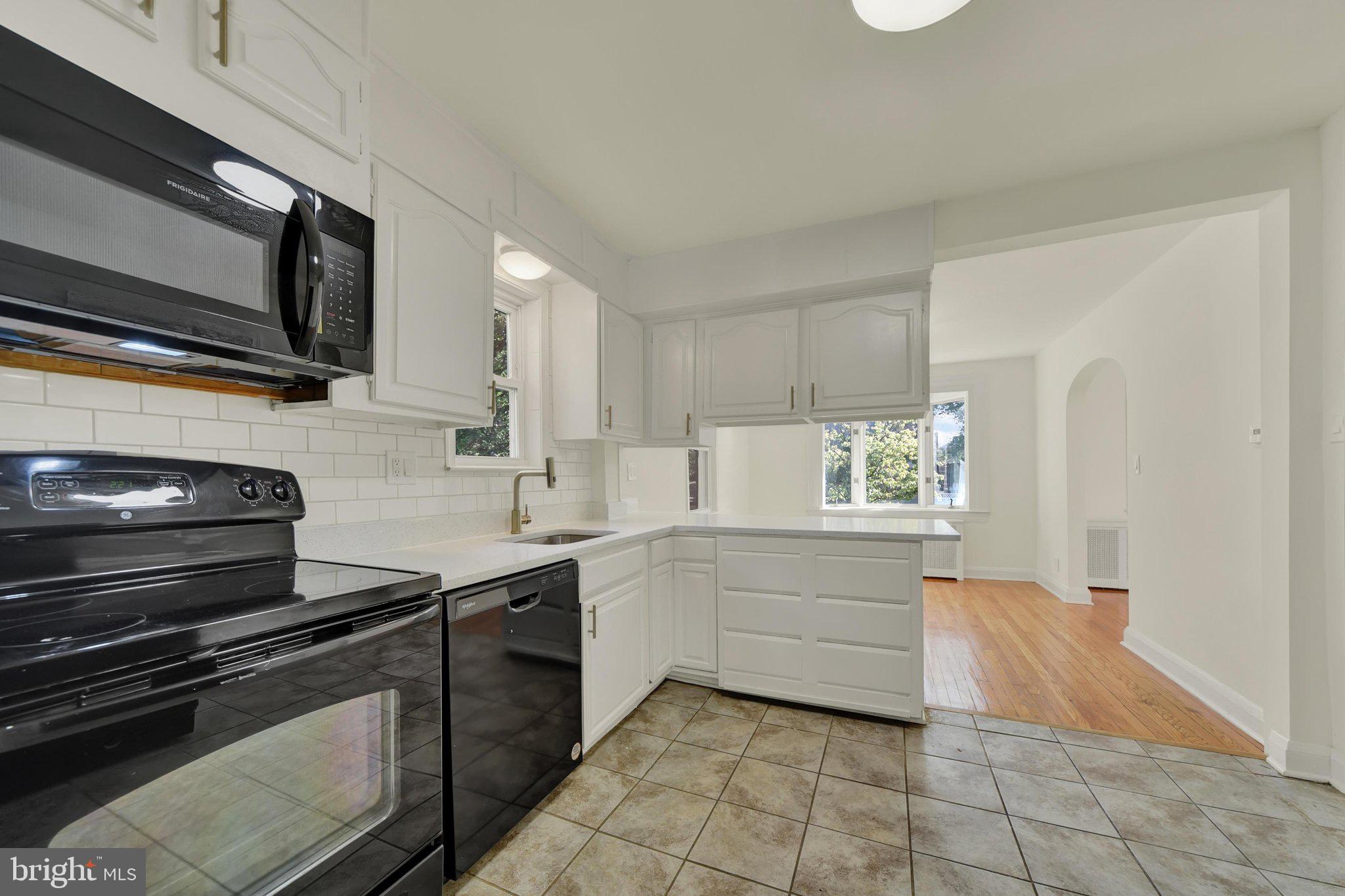 702 Devonshire Road Baltimore, MD 21229 - Photo 14 of 34 Gallery Image 14