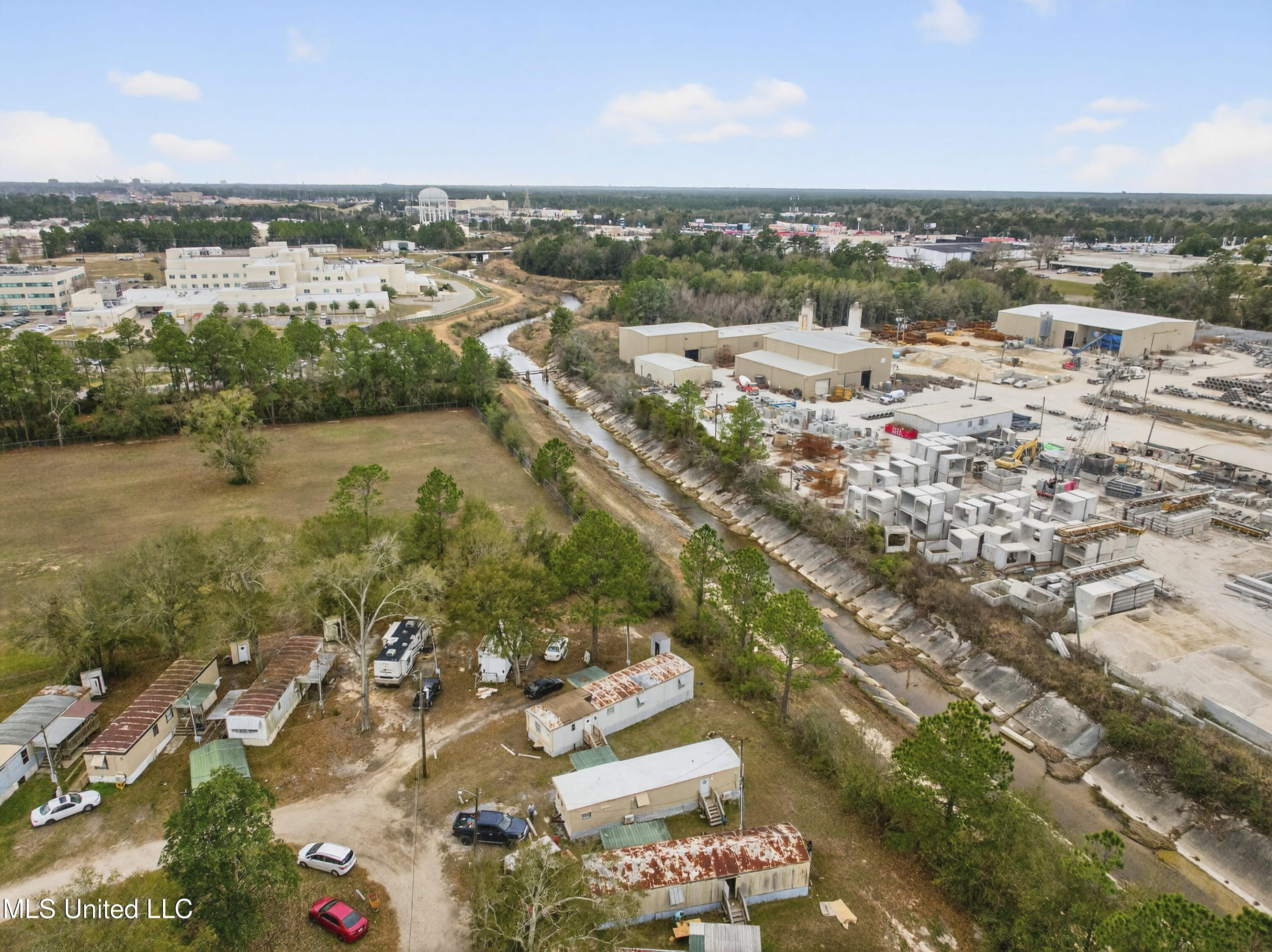 11213 Dobson Road, Unit 10 Gulfport, MS 39503 - Photo 21 of 23 11213DubsonRd-22