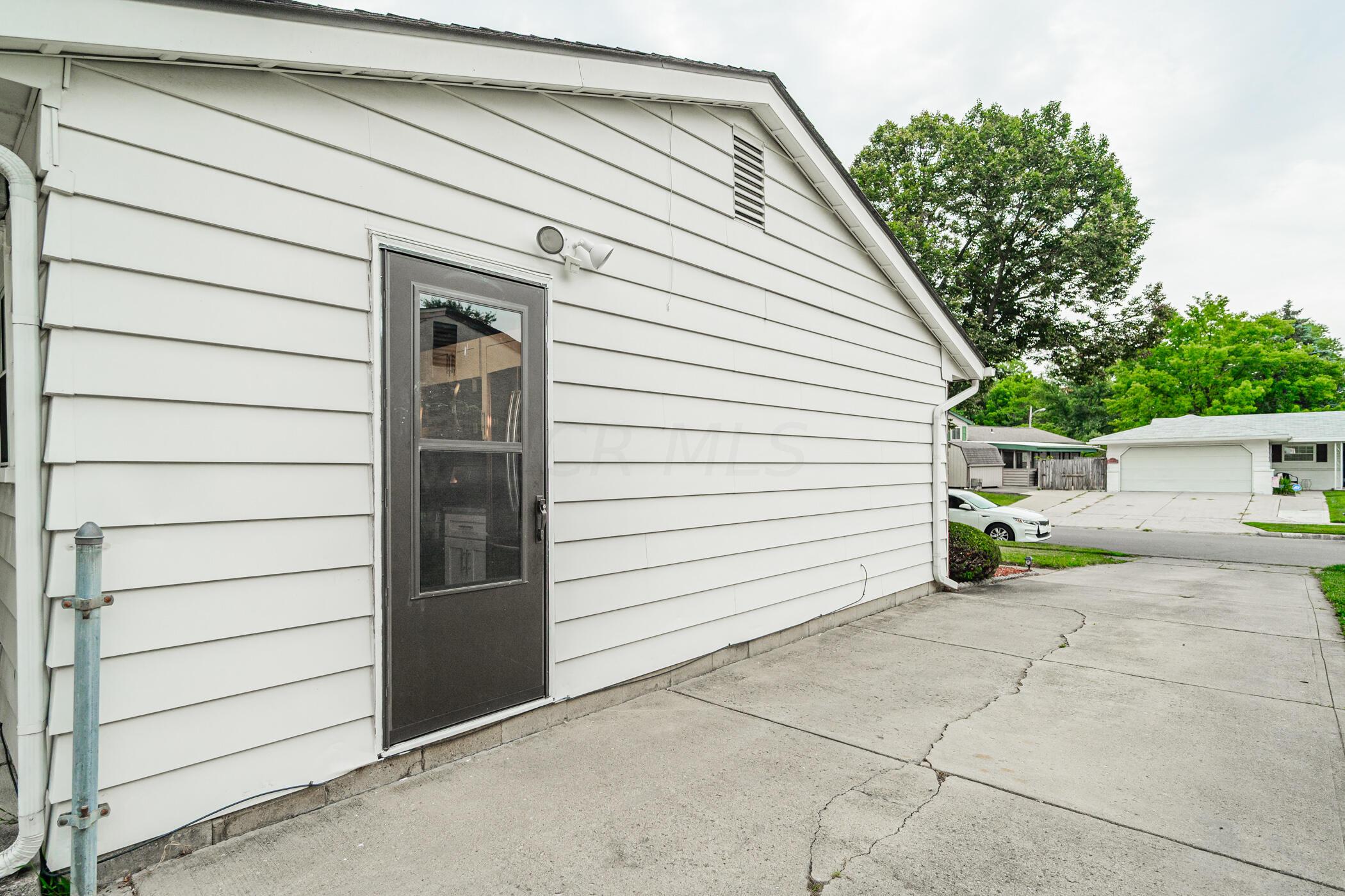 2447 Maybury Road Columbus, OH 43232 - Photo 45 of 55 2447 maybury 049