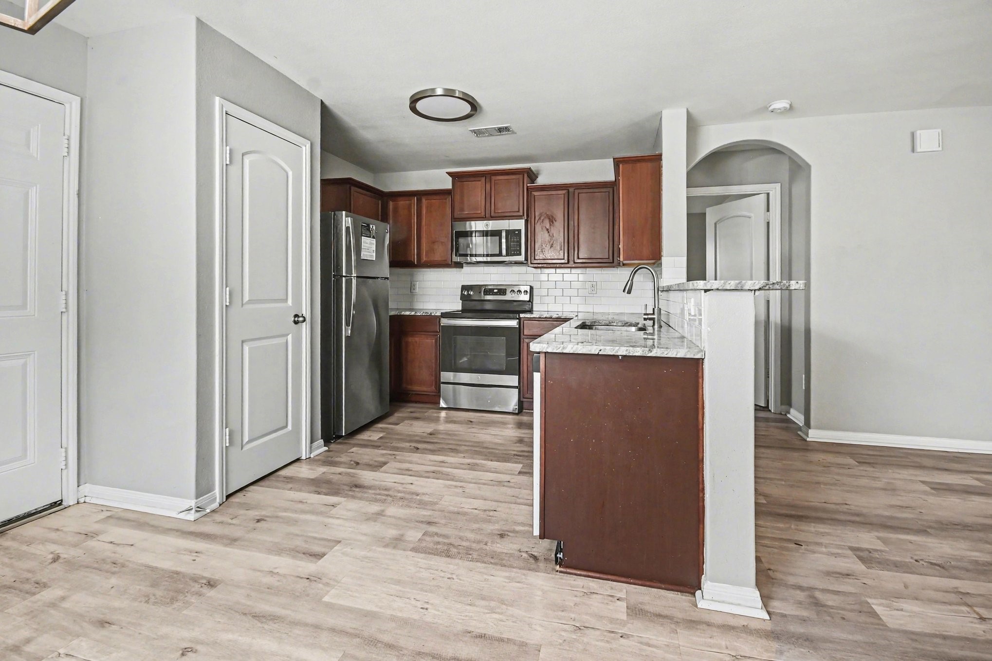5835 Golden Cove Road Cove, TX 77523 - Photo 7 of 22