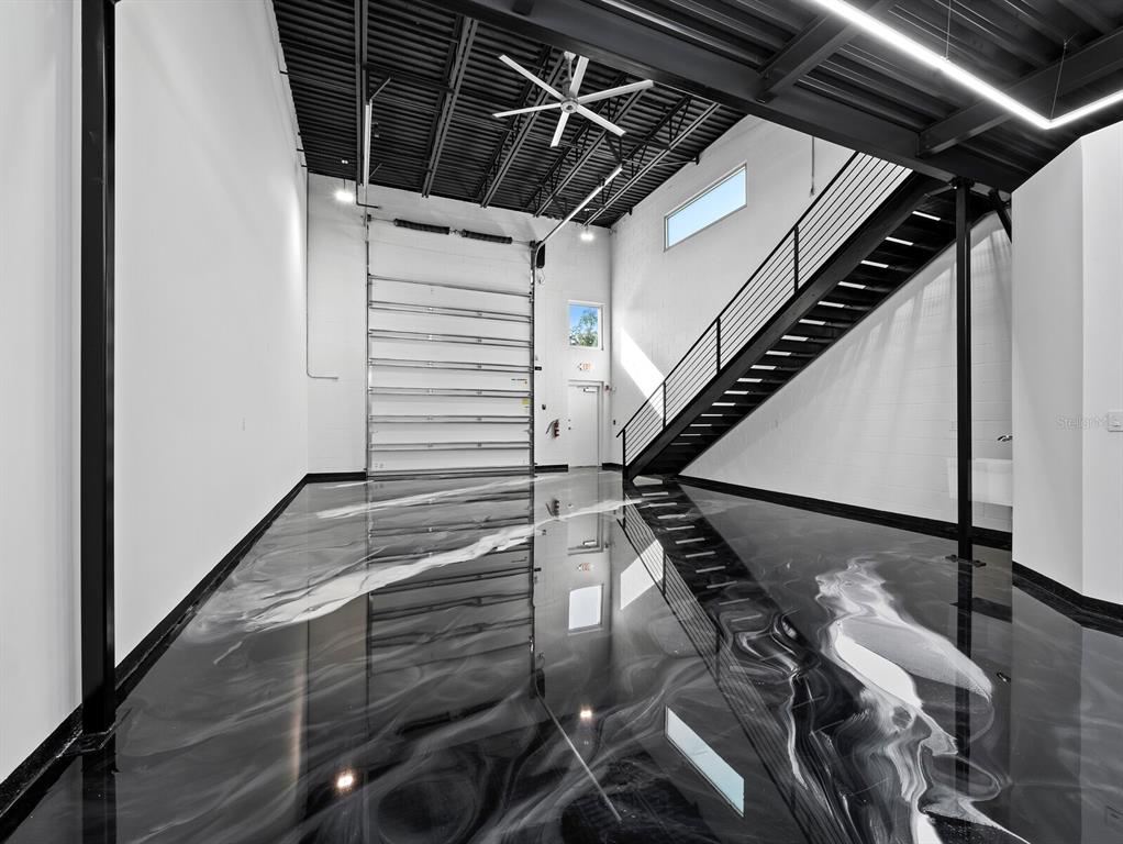 6562 Palmer Park Circle, Unit 18 Sarasota, FL 34238 - Photo 9 of 20 a view of entryway