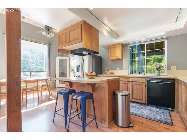 $699,000 | 2524 Southeast Mannthey Road, Corbett, OR 97019