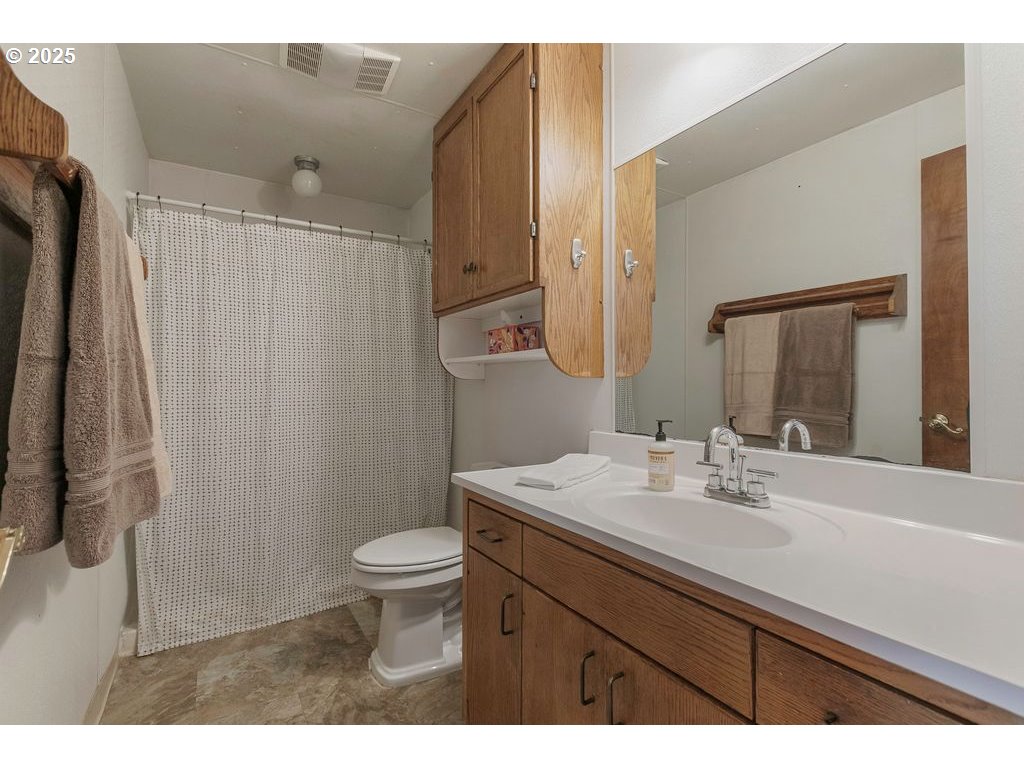 2524 Southeast Mannthey Road Corbett, OR 97019 - Photo 22 of 42